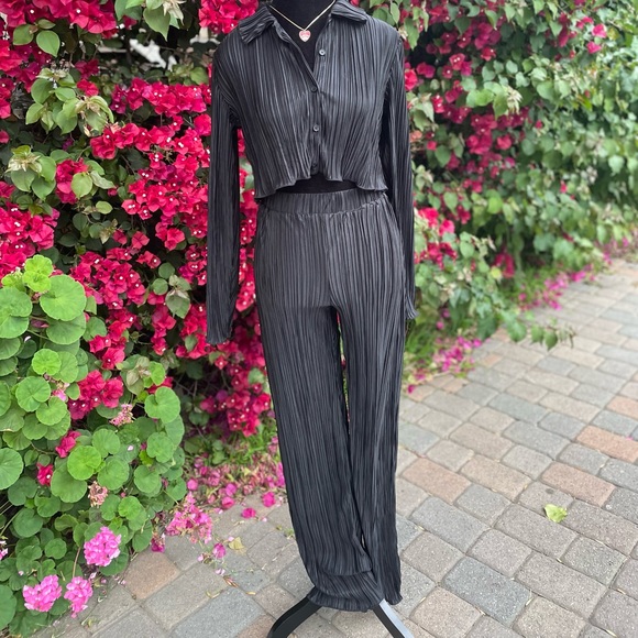 Miranda Set - Picture 1 of 3